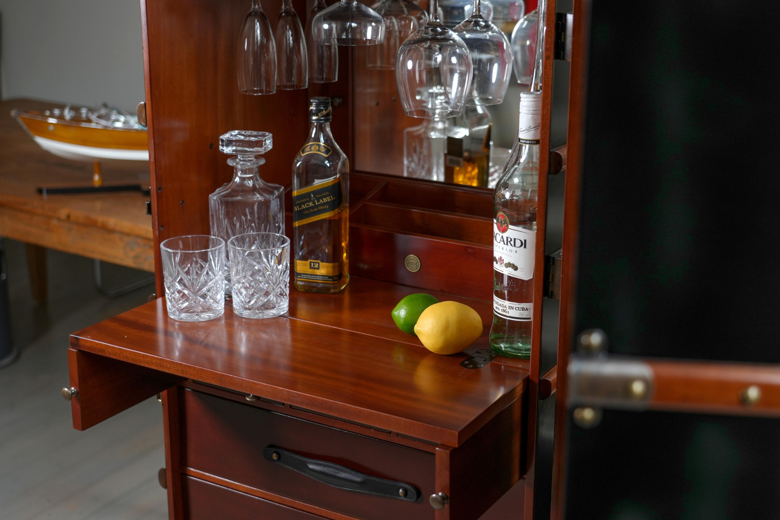 Stateroom Bar, Schwarz – Bild 11