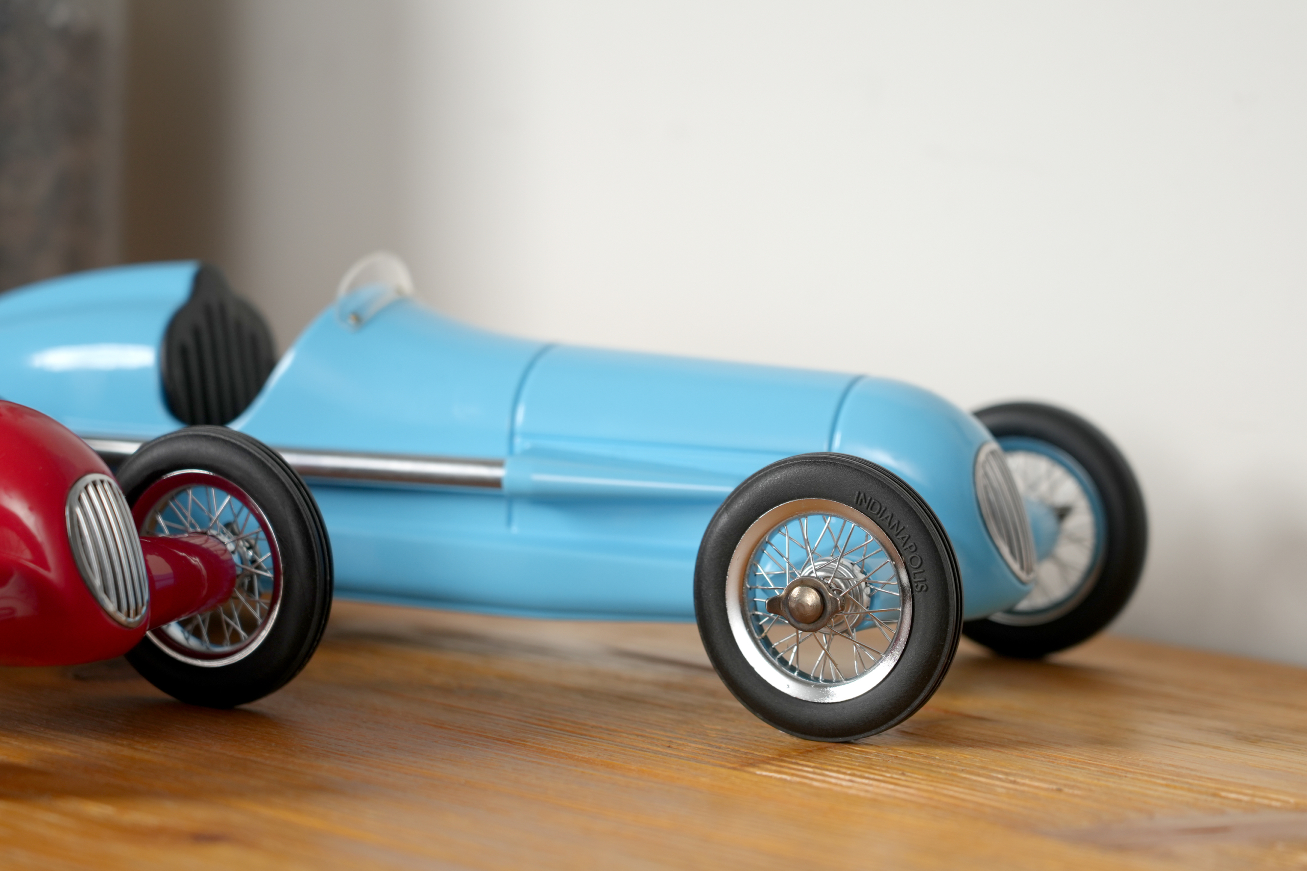 Blauer Rennwagen – Bild 12