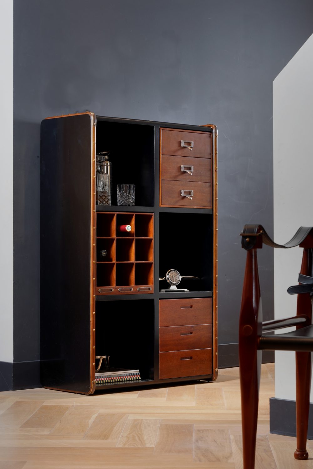 Endless Regency 6, Innenausstattung Schwarz – Bild 5